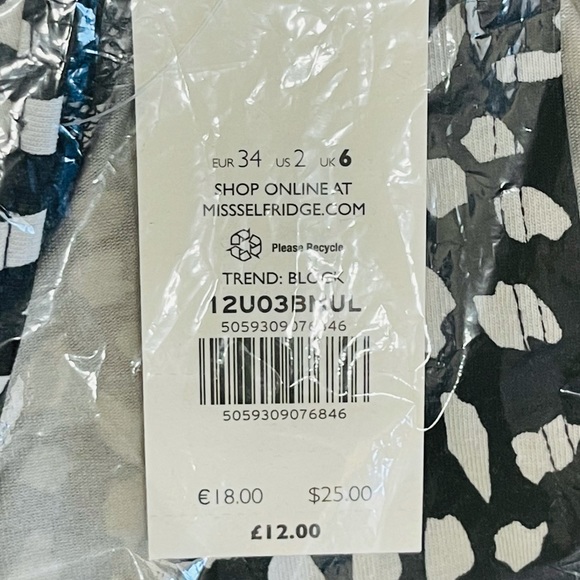 NWT Monochrome Spot V-Neck Bodysuit - Picture 9 of 9